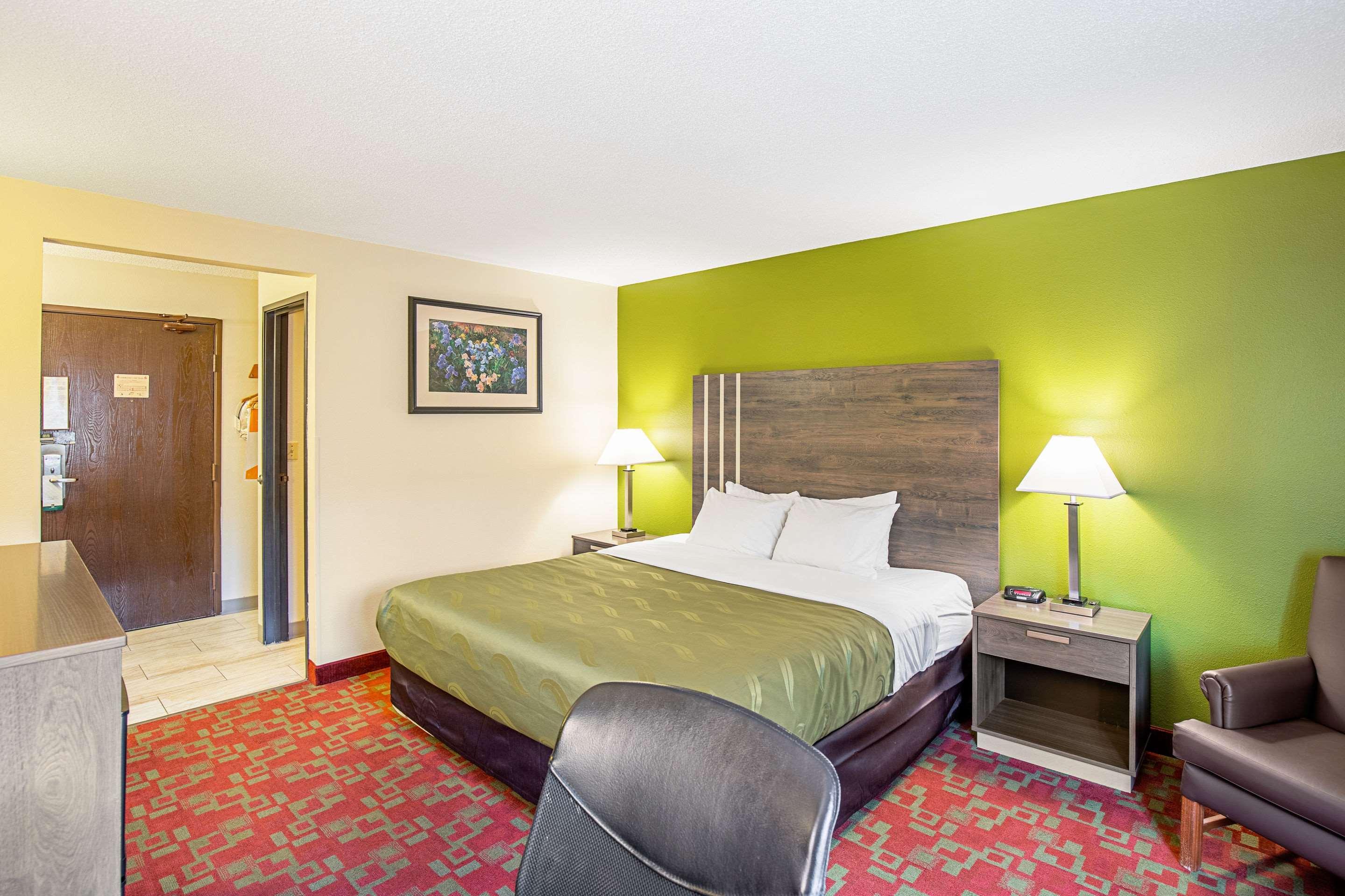 Quality Inn & Suites Milwaukee Eksteriør billede