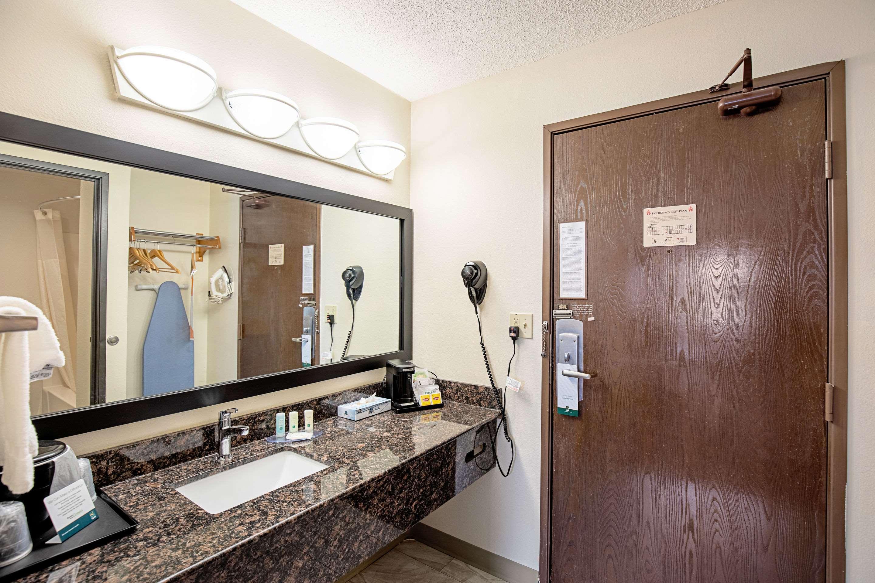 Quality Inn & Suites Milwaukee Eksteriør billede