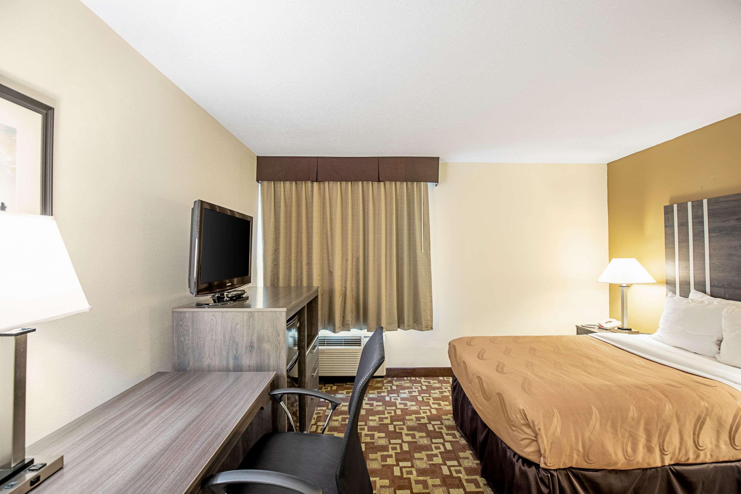 Quality Inn & Suites Milwaukee Eksteriør billede