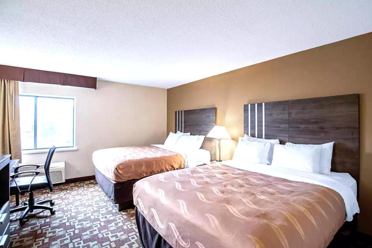 Quality Inn & Suites Milwaukee Eksteriør billede