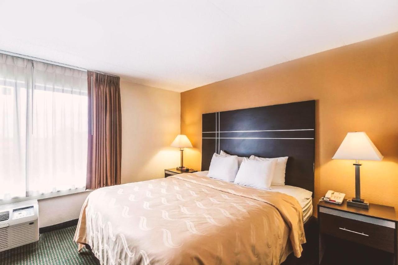 Quality Inn & Suites Milwaukee Eksteriør billede