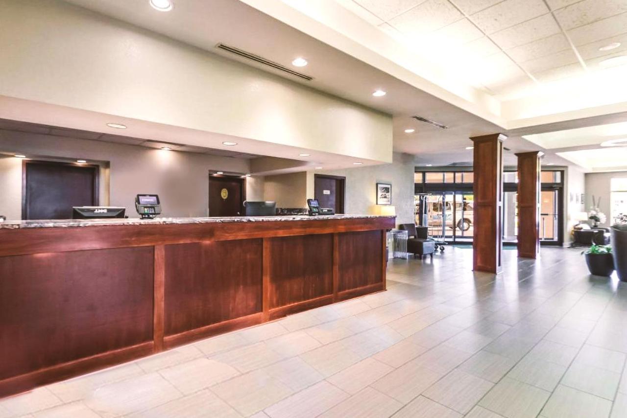 Quality Inn & Suites Milwaukee Eksteriør billede