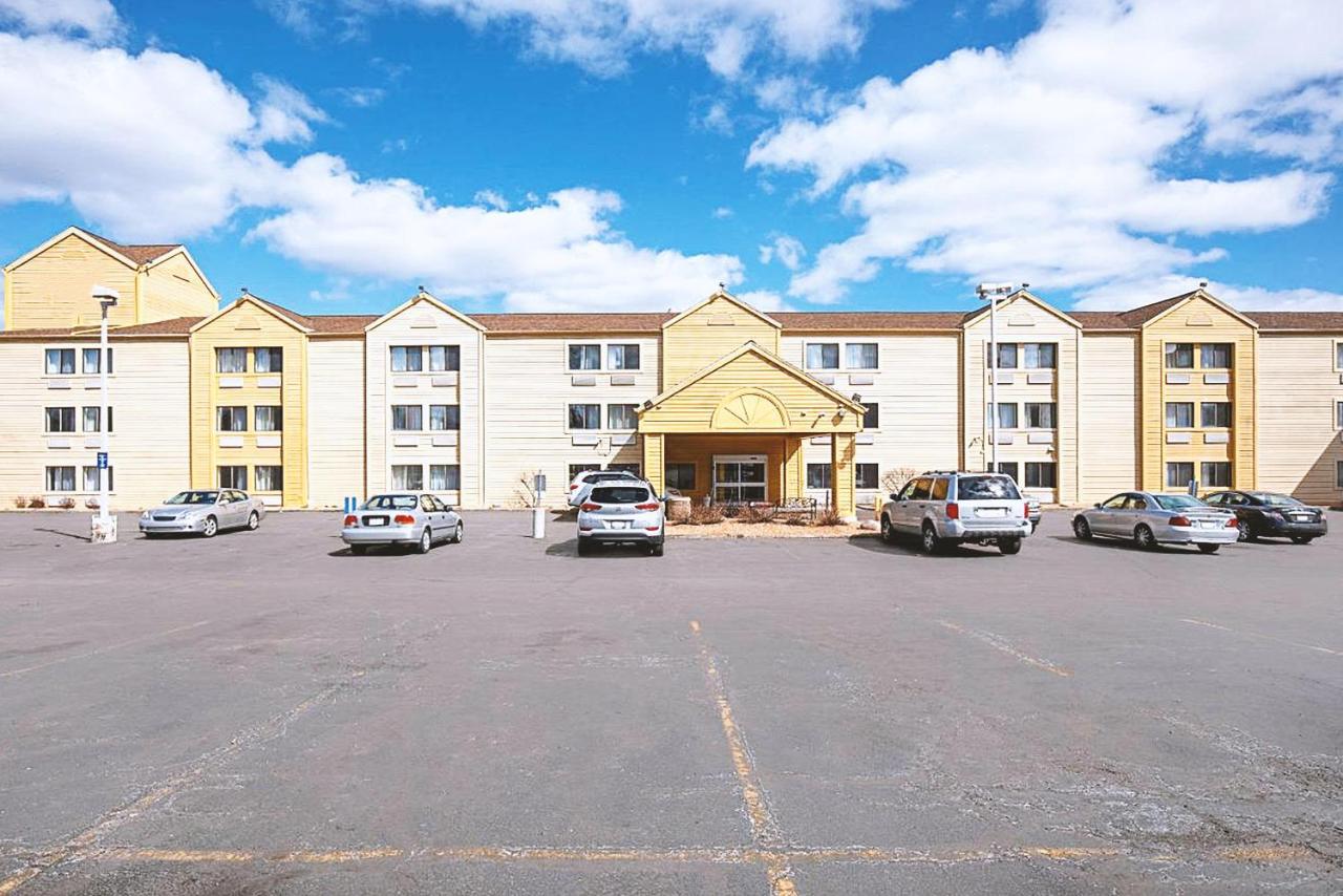 Quality Inn & Suites Milwaukee Eksteriør billede