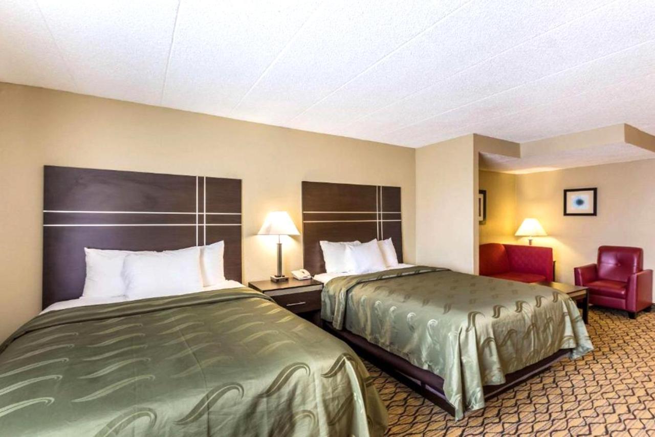 Quality Inn & Suites Milwaukee Eksteriør billede